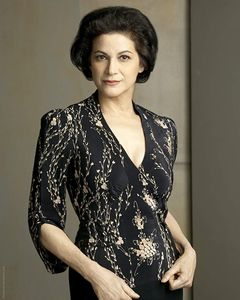 Saundra Santiago