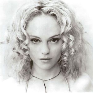Angela Bettis