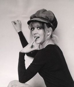 Amanda Barrie