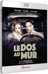 Le dos au mur