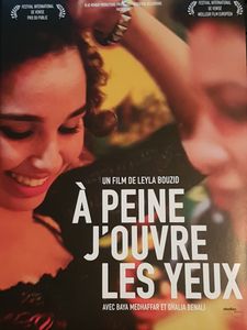 À peine j'ouvre les yeux