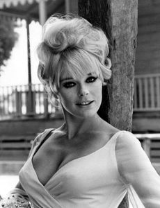 Elke Sommer