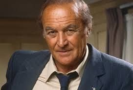 Robert Loggia