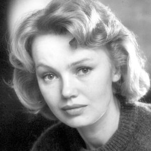 Елена Попова