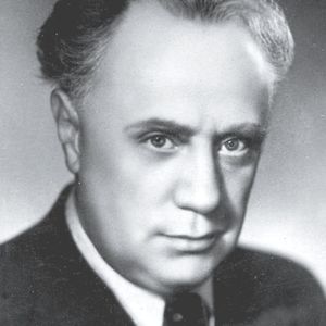 Михаил Жаров