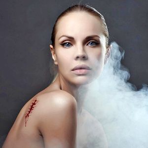 Джулия Ванг