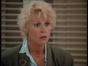 Leslie Easterbrook