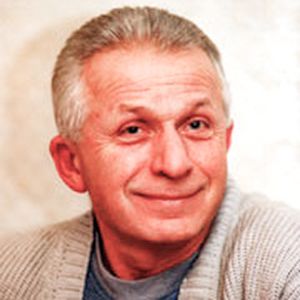 Евгений Паперный