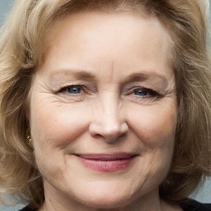 Lisa Harrow