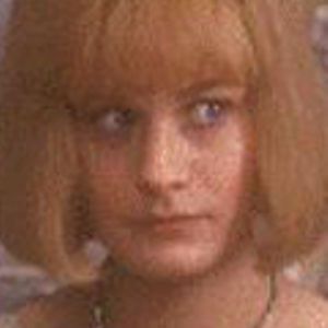 Amanda Elwes