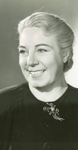 Connie Gilchrist