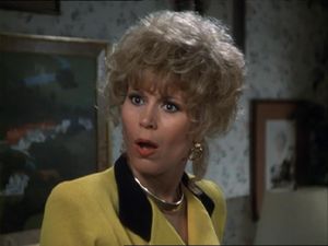 Leslie Easterbrook