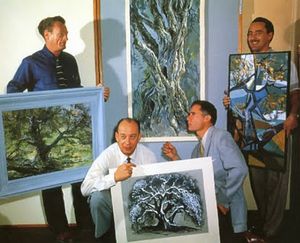 4 Artists paint 1 tree