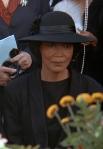 Olivia Cole