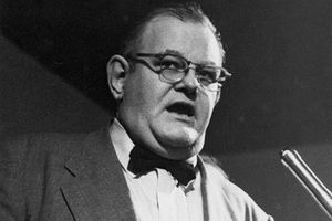 Lee Hays