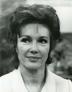 Nadine Alari