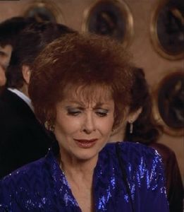 Carol Lawrence