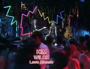 Kim Wilde: Love Blonde (Top Of The Pops - 1st Performance)