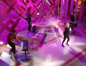 Kim Wilde: Dancing In The Dark (Crackerjack)