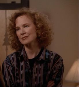 Linda Kelsey