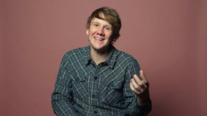 Josh Thomas