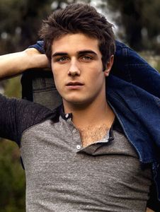 Beau Mirchoff