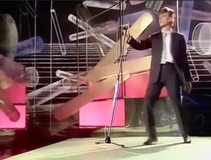David Bowie: Boys Keep Swinging