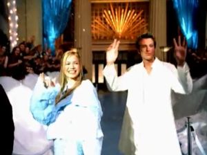 Mandy Moore: Walk Me Home
