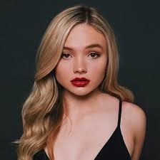 Natalie Alyn Lind