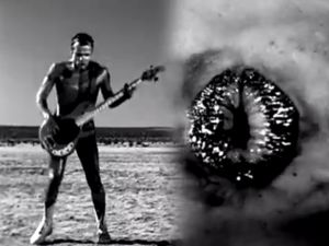 Red Hot Chili Peppers: Give It Away