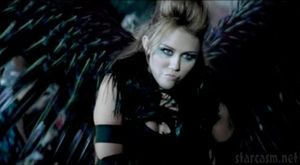 Miley Cyrus: Can't Be Tamed