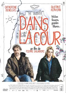 Dans La Cour