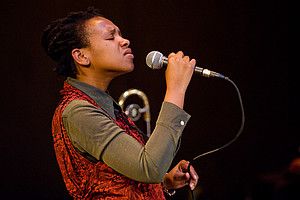 Siya Makuzeni