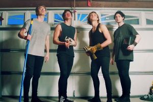 5 Seconds Of Summer: She's Kinda Hot