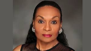 Vivian Reed (2)