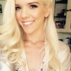 Halle Von