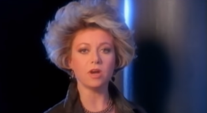 Elaine Paige: Nobody's Side