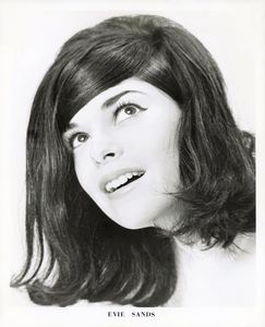 Evie Sands