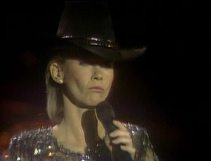 Olivia Newton-John: If You Love Me Let Me Know (Live)
